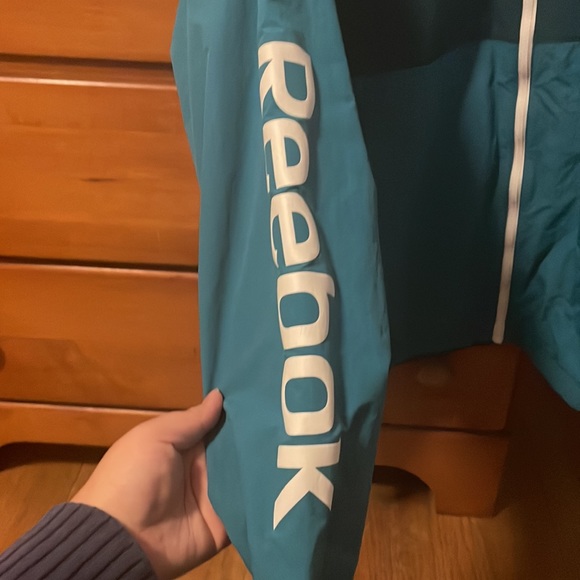 Men’s Reebok Jacket - Picture 2 of 4